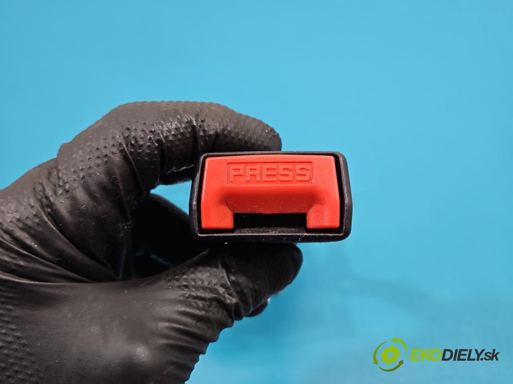 Kia Picanto III  17- 1.2 MPI 84KM manual 61.8 kW 1197 cm3 5- pas bezpečnosť: predné pravý 88830-G6000