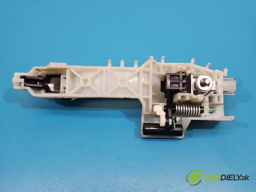 Kia Picanto III  17- 1.2 MPI 84KM manual 61.8 kW 1197 cm3 5- rukoväť predné ľavé mimo:  (Kľučka dverí vonkajšia predná ľavá)