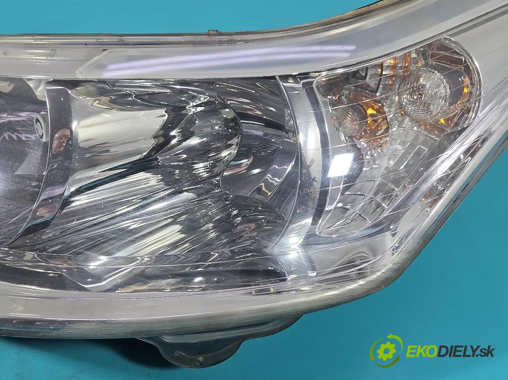 Citroen C4 I 2004-2011 1.6 16V 109 HP manual 80 kW 1587 cm3 5- Reflektor: ľavý 9646893980 (Kľučka dverí ostatné)