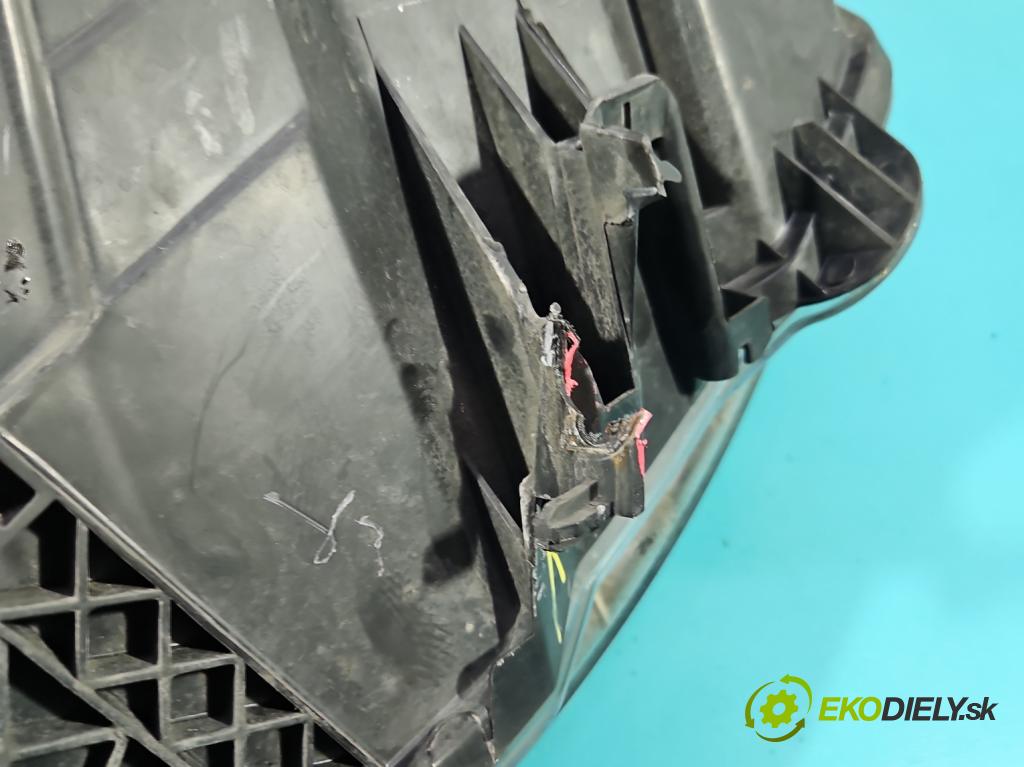 Citroen C4 I 2004-2011 1.6 16V 109 HP manual 80 kW 1587 cm3 5- Reflektor: pravý 9646893880 (Svetlo predné pravé)