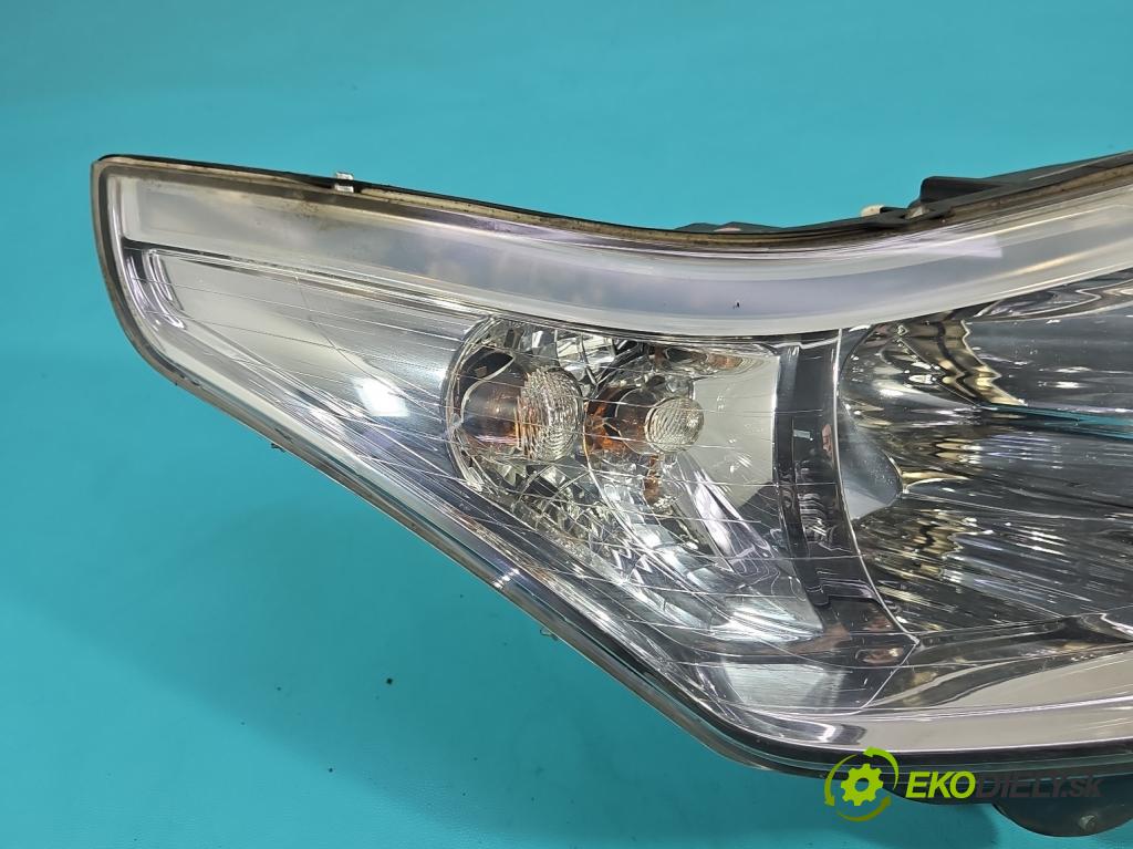 Citroen C4 I 2004-2011 1.6 16V 109 HP manual 80 kW 1587 cm3 5- Reflektor: pravý 9646893880 (Svetlo predné pravé)