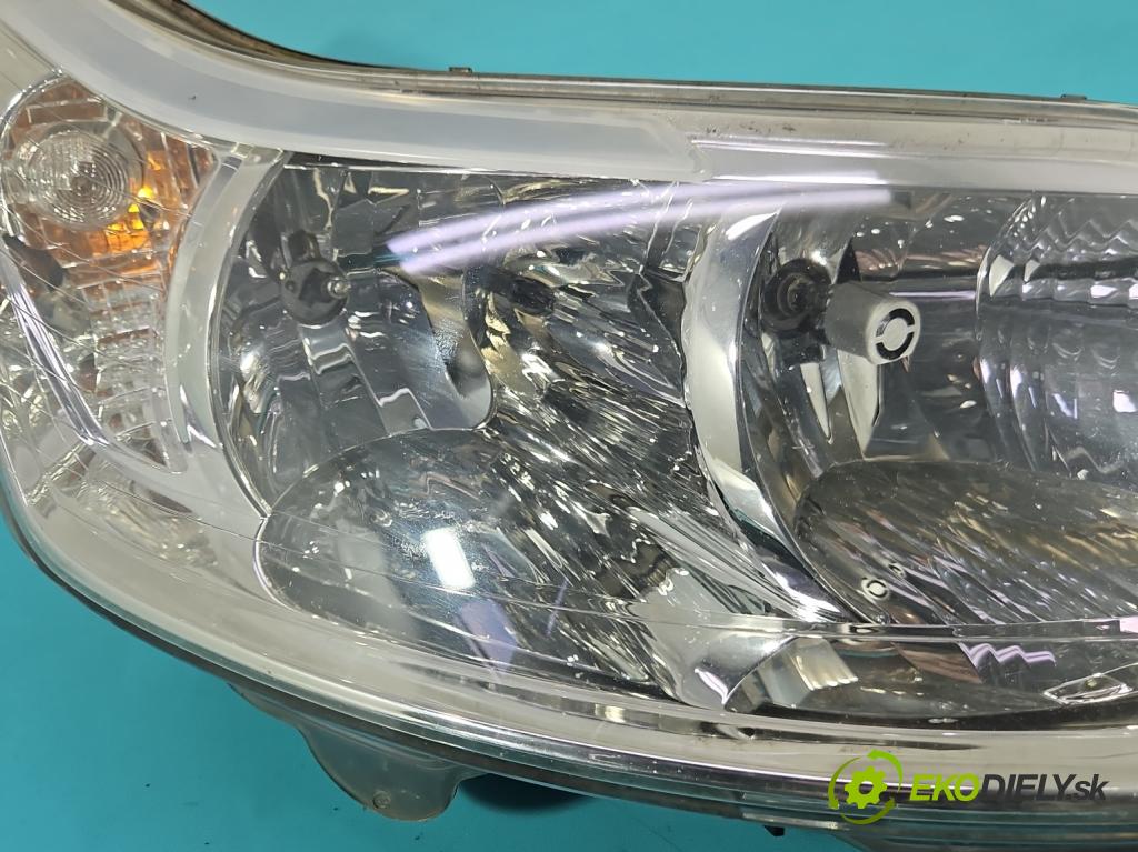 Citroen C4 I 2004-2011 1.6 16V 109 HP manual 80 kW 1587 cm3 5- Reflektor: pravý 9646893880 (Svetlo predné pravé)