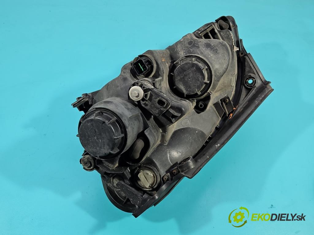 Kia Carens III  2006-2013 2.0 16V 144 HP manual 106 kW 1998 cm3 5- Reflektor: pravý  (Svetlo predné pravé)