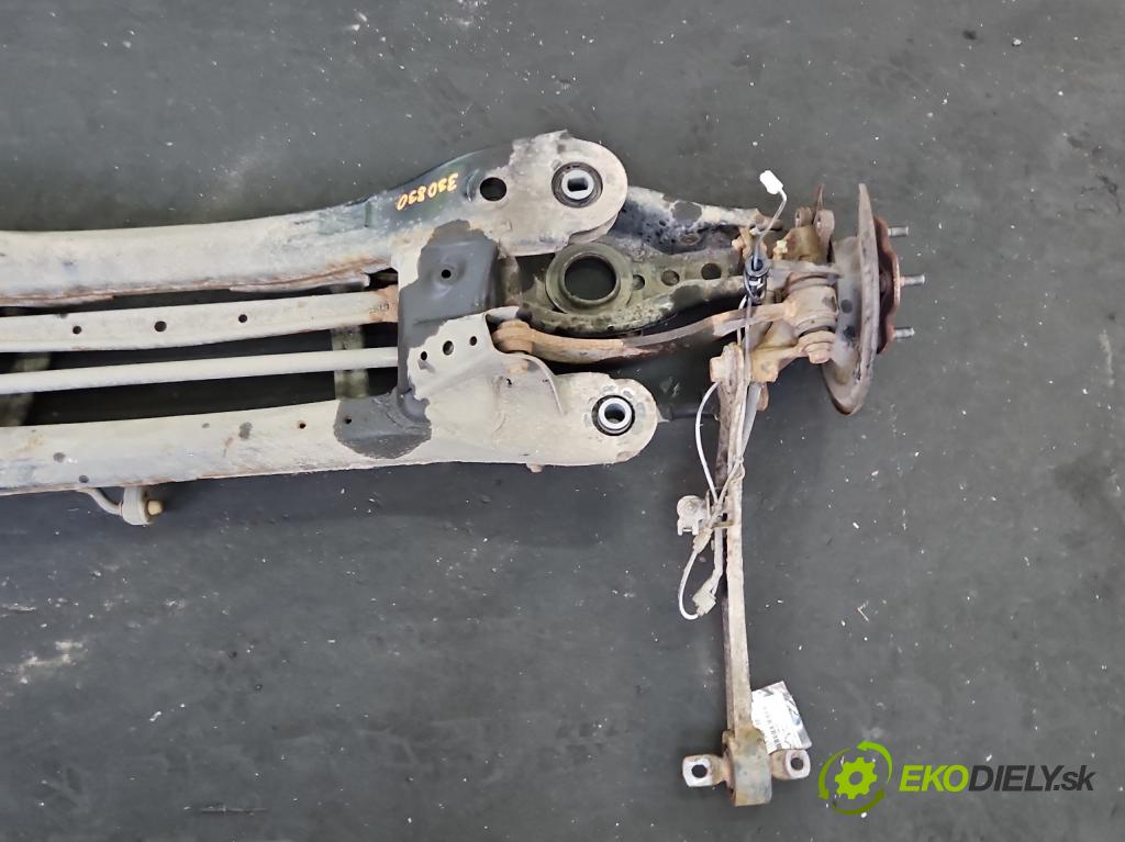 Toyota Auris II 2012-2018 1.8 hybrid 99 HP automatic 73 kW 1798 cm3 5- zadna výstuha  (Výstuha zadná)