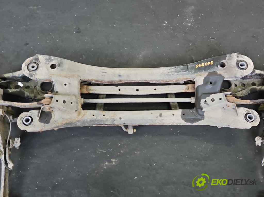 Toyota Auris II 2012-2018 1.8 hybrid 99 HP automatic 73 kW 1798 cm3 5- zadna výstuha  (Výstuha zadná)