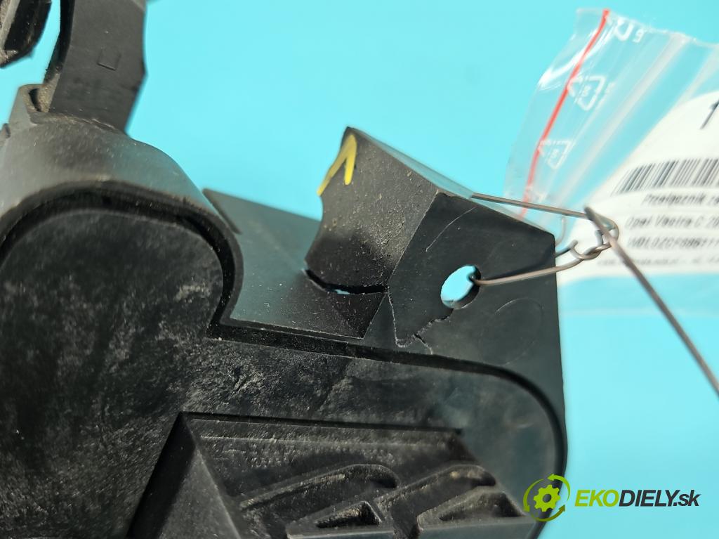 Opel Vectra C 2002-2008 1.9 cdti 120 HP manual 88 kW 1910 cm3 5- prepínač komplex: 13162135 (Prepínacie páčky pod volantom)