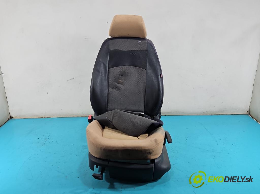 Skoda Fabia I 1999-2007 1.4 16V 101 HP manual 74 kW 1390 cm3 5- Sedačka ľavý  (Sedadlo)