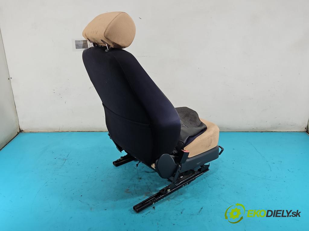 Skoda Fabia I 1999-2007 1.4 16V 101 HP manual 74 kW 1390 cm3 5- Sedačka ľavý  (Sedadlo)