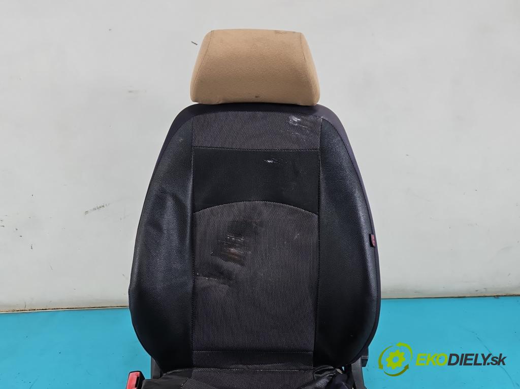 Skoda Fabia I 1999-2007 1.4 16V 101 HP manual 74 kW 1390 cm3 5- Sedačka ľavý  (Sedadlo)