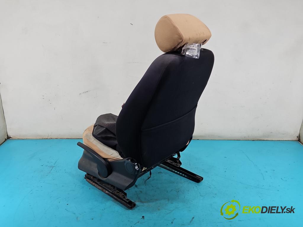 Skoda Fabia I 1999-2007 1.4 16V 101 HP manual 74 kW 1390 cm3 5- Sedačka ľavý  (Sedadlo)