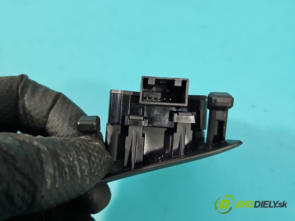 Opel Astra V  2015-2022 1.4 T 125 HP manual 92 kW 1399 cm3 5- prepínač multifunkční: řízení: 13470315 (Prepínacie páčky pod volantom)