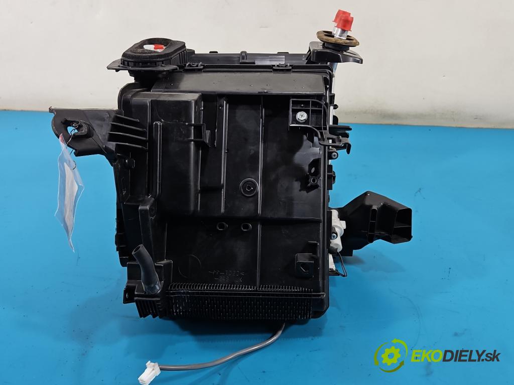 Toyota Auris II 2012-2018 1.8 hybrid 99 HP automatic 73 kW 1798 cm3 5- radiator 87050-02S90 (Radiátor kúrenia)