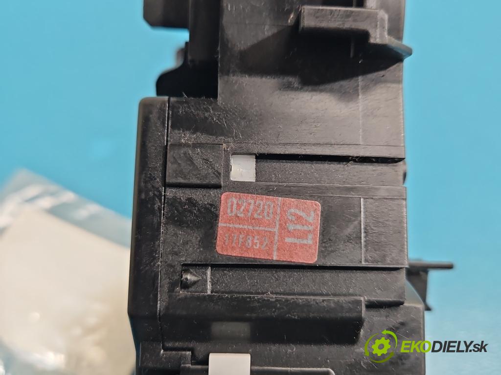 Toyota Auris II 2012-2018 1.8 hybrid 99 HP automatic 73 kW 1798 cm3 5- prepínač komplex: 02720-17F852 (Prepínacie páčky pod volantom)