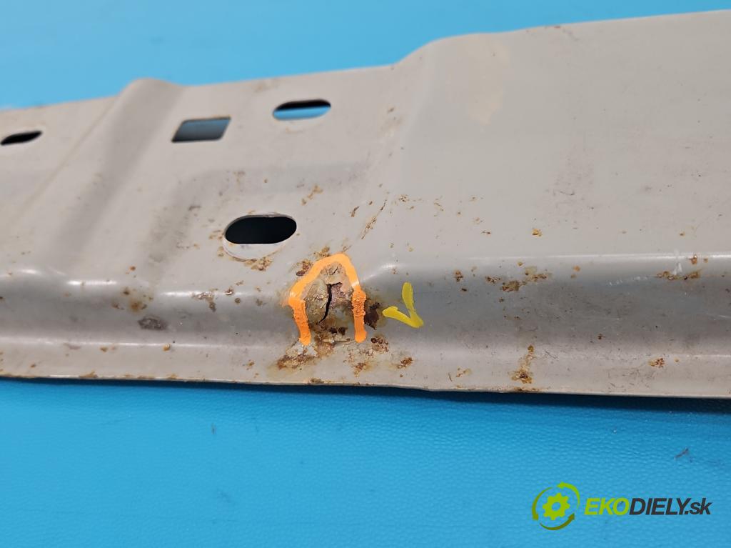 Toyota Auris II 2012-2018 1.8 hybrid 99 hp automatic 73 kW 1798 cm3 5- výztuha nárazníku zadní