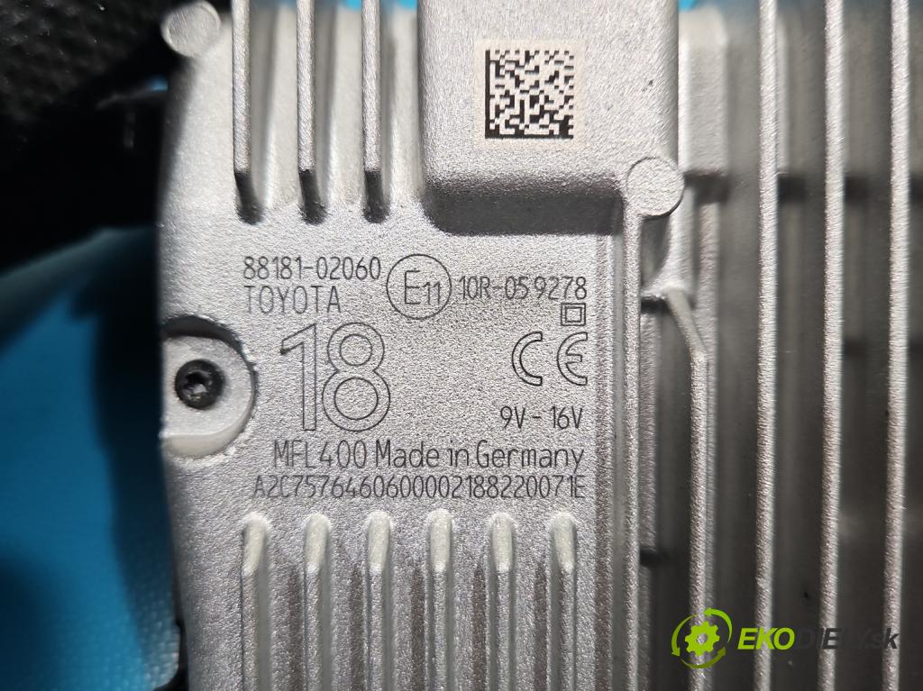 Toyota Auris II 2012-2018 1.8 hybrid 99 HP automatic 73 kW 1798 cm3 5- Kamera predné 88181-02060