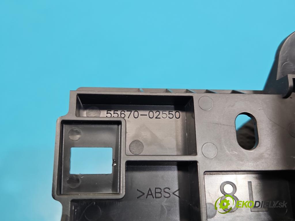 Toyota Auris II 2012-2018 1.8 hybrid 99 HP automatic 73 kW 1798 cm3 5- Mřížka: kúrenia stredová 55670-02320 (Mriežka kúrenia (fukár))