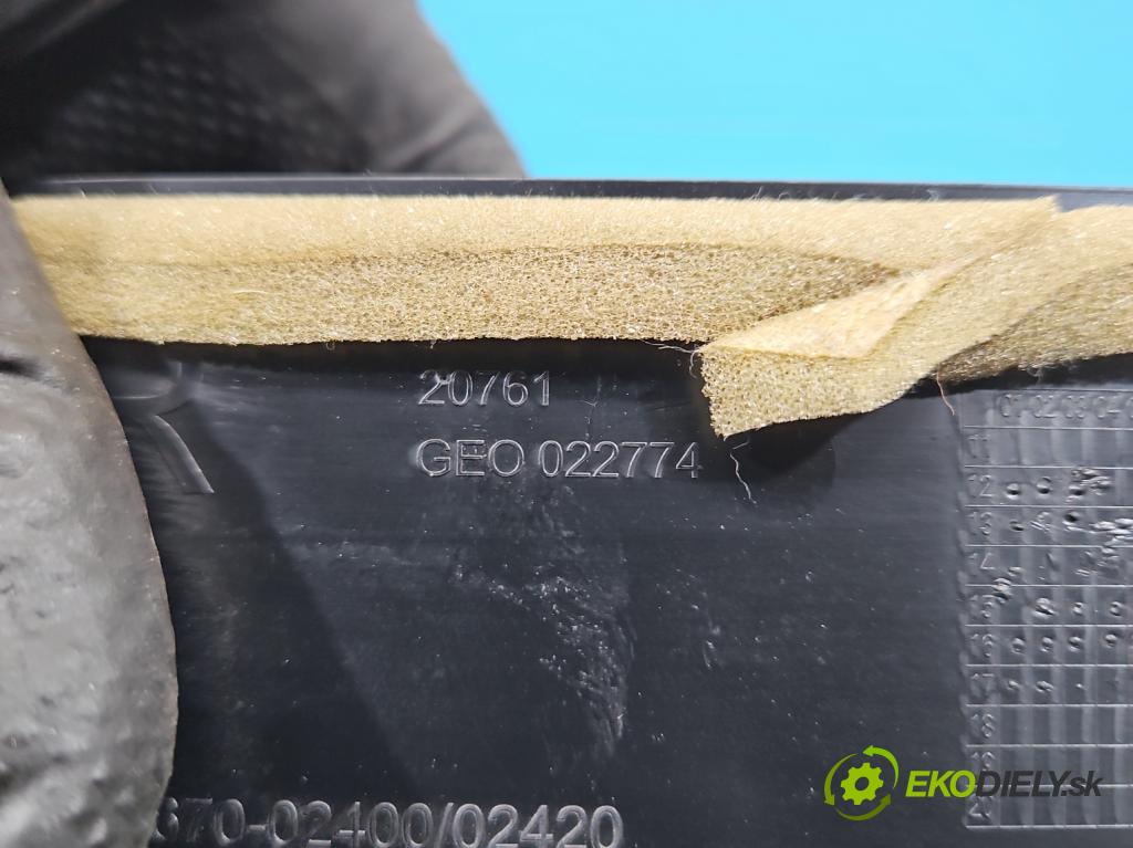 Toyota Auris II 2012-2018 1.8 hybrid 99 HP automatic 73 kW 1798 cm3 5- Mřížka: kúrenia stredová 55670-02320 (Mriežka kúrenia (fukár))