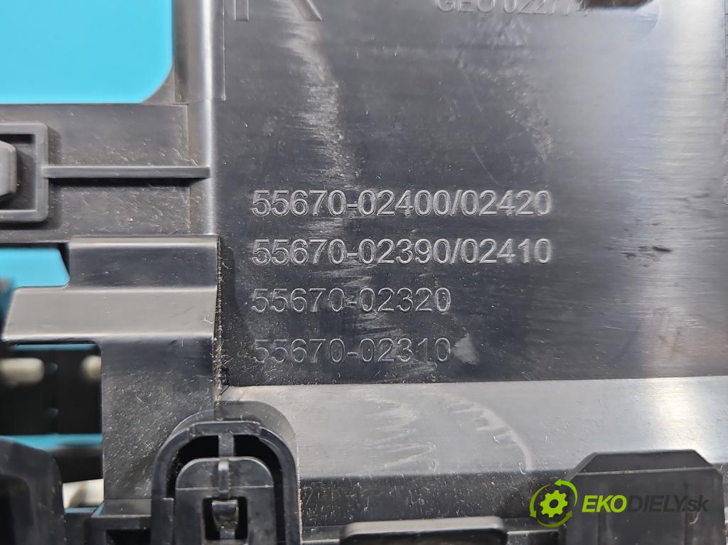 Toyota Auris II 2012-2018 1.8 hybrid 99 HP automatic 73 kW 1798 cm3 5- Mřížka: kúrenia stredová 55670-02320 (Mriežka kúrenia (fukár))