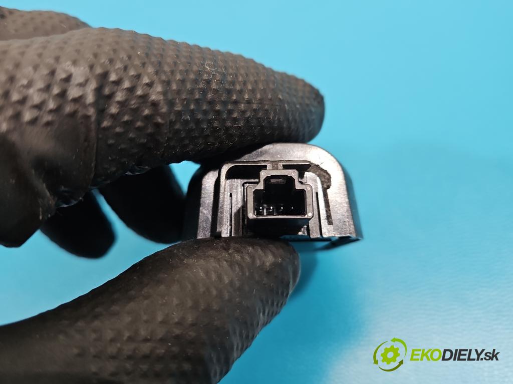 Toyota Auris II 2012-2018 1.8 hybrid 99 HP automatic 73 kW 1798 cm3 5- snímač déšť: 89941-0D010 (Snímač dažďa)