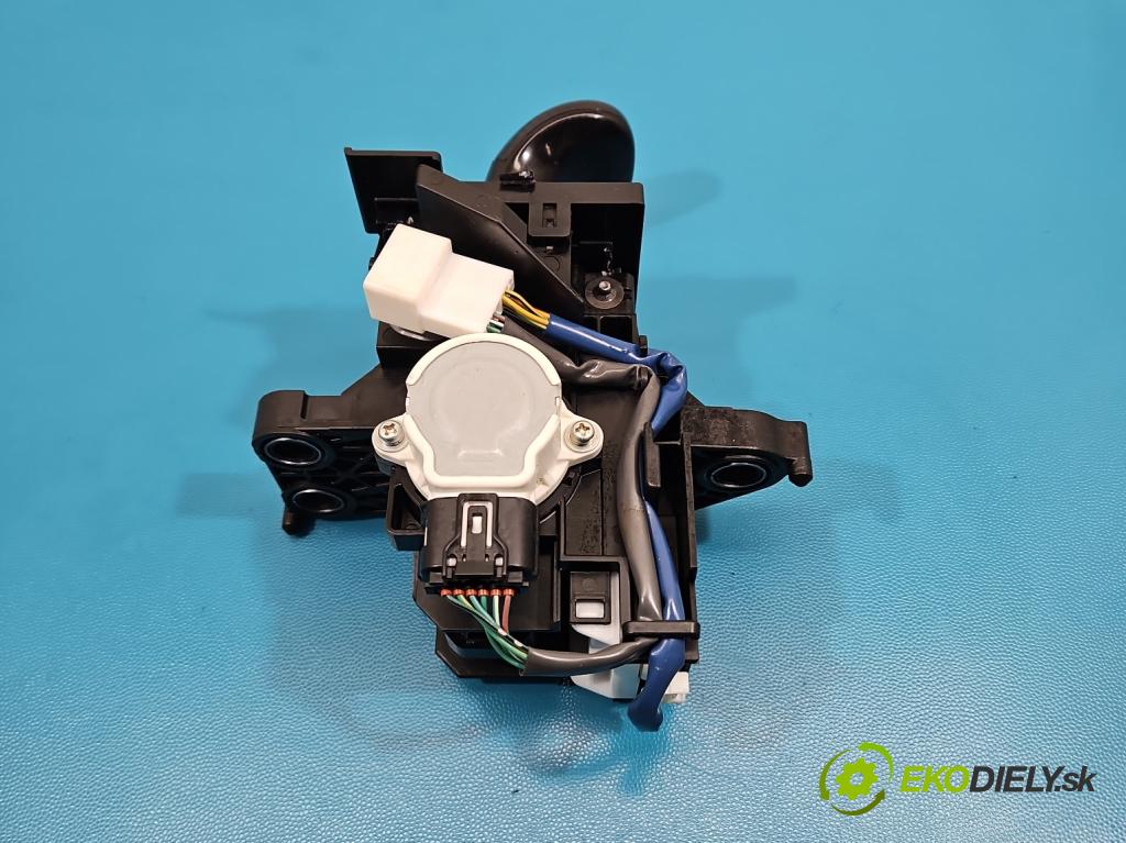 Toyota Auris II 2012-2018 1.8 hybrid 99 HP automatic 73 kW 1798 cm3 5- Páka: Změny: stupeň,rýchlosť 75C583-LHD (Rýchlostná páka (kulisa))