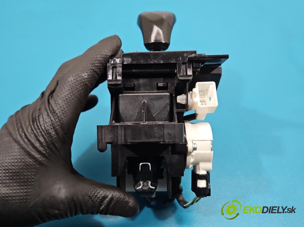 Toyota Auris II 2012-2018 1.8 hybrid 99 HP automatic 73 kW 1798 cm3 5- Páka: Změny: stupeň,rýchlosť 75C583-LHD (Rýchlostná páka (kulisa))