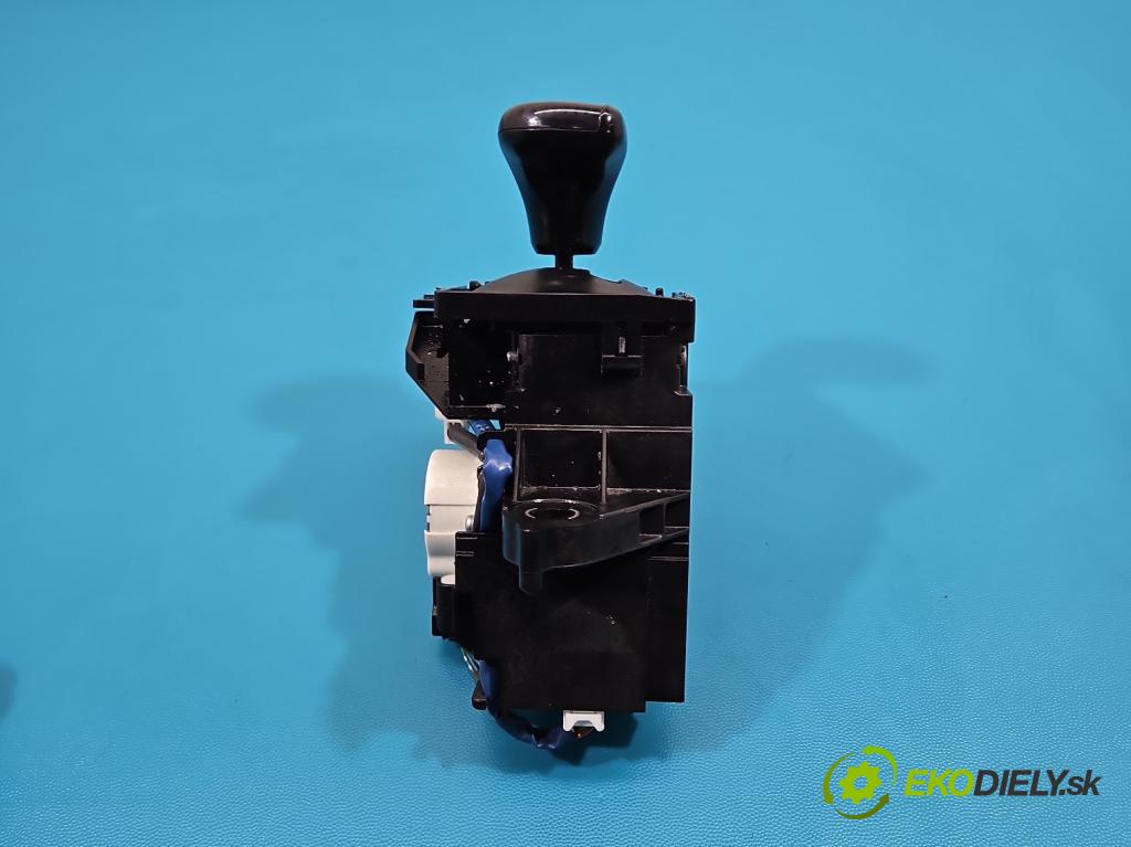 Toyota Auris II 2012-2018 1.8 hybrid 99 HP automatic 73 kW 1798 cm3 5- Páka: Změny: stupeň,rýchlosť 75C583-LHD (Rýchlostná páka (kulisa))