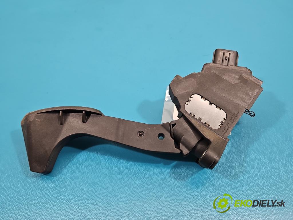 Toyota Auris II 2012-2018 1.8 hybrid 99 HP automatic 73 kW 1798 cm3 5- pedal plyn potenciometr: 78110-02120