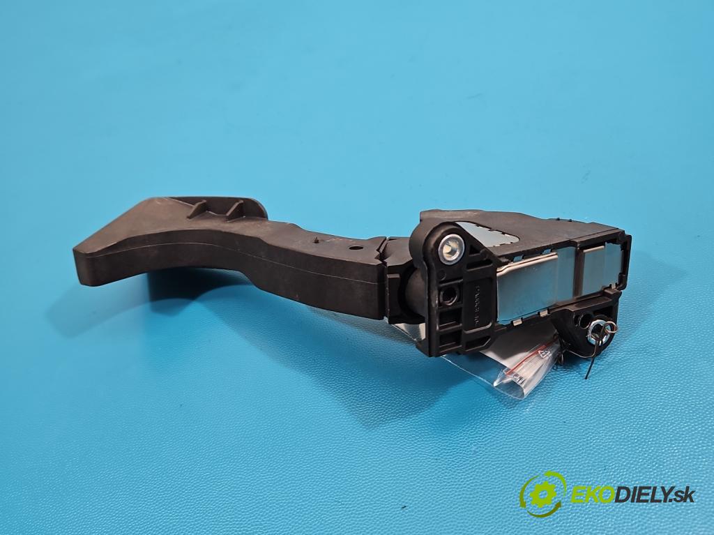 Toyota Auris II 2012-2018 1.8 hybrid 99 HP automatic 73 kW 1798 cm3 5- pedal plyn potenciometr: 78110-02120