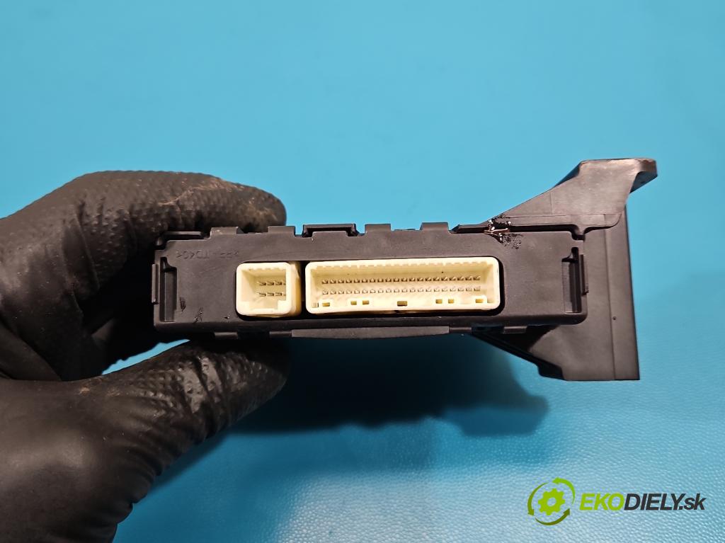 Toyota Auris II 2012-2018 1.8 hybrid 99 HP automatic 73 kW 1798 cm3 5- riadiaca jednotka ostatné 88650-02N00