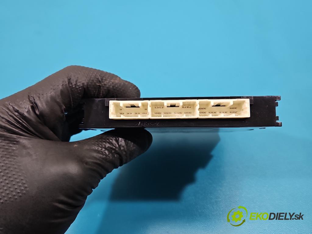 Toyota Auris II 2012-2018 1.8 hybrid 99 HP automatic 73 kW 1798 cm3 5- riadiaca jednotka ostatné 89990-02380