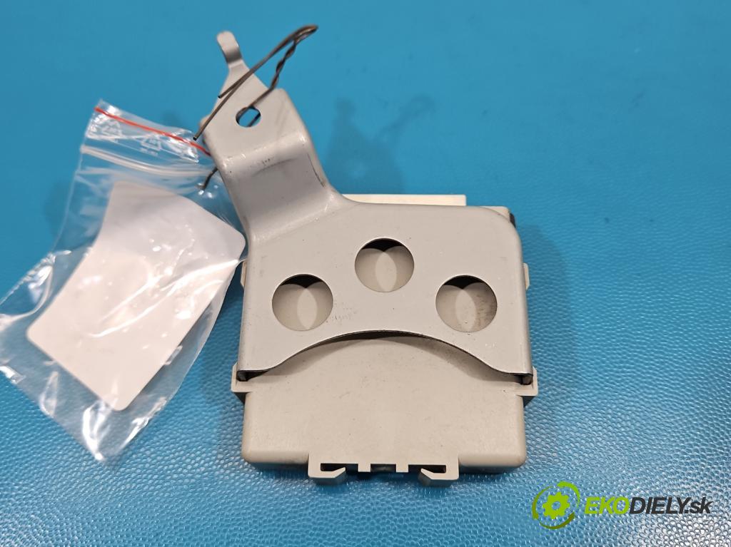 Toyota Auris II 2012-2018 1.8 hybrid 99 HP automatic 73 kW 1798 cm3 5- riadiaca jednotka ostatné 89940-12130