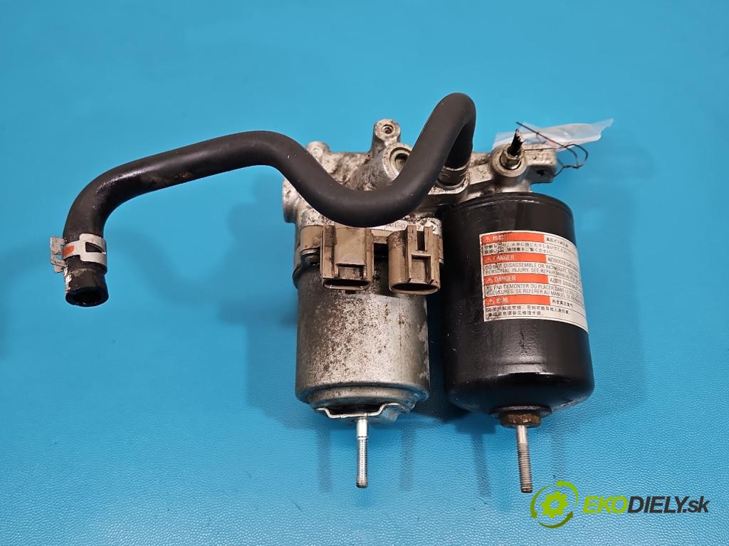 Toyota Auris II 2012-2018 1.8 hybrid 99 HP automatic 73 kW 1798 cm3 5- čerpadlo abs 47070-12010 (Pumpa ABS)