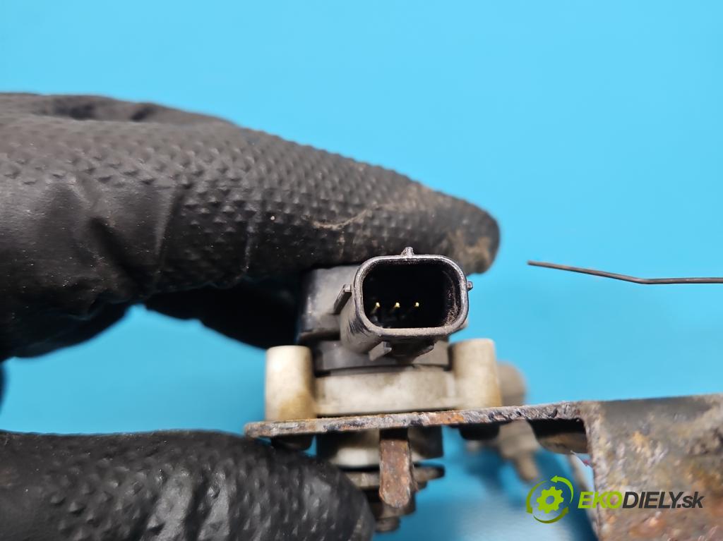 Toyota Auris II 2012-2018 1.8 hybrid 99 HP automatic 73 kW 1798 cm3 5- snímač nastavenia xenon 8F2822 (Snímač)