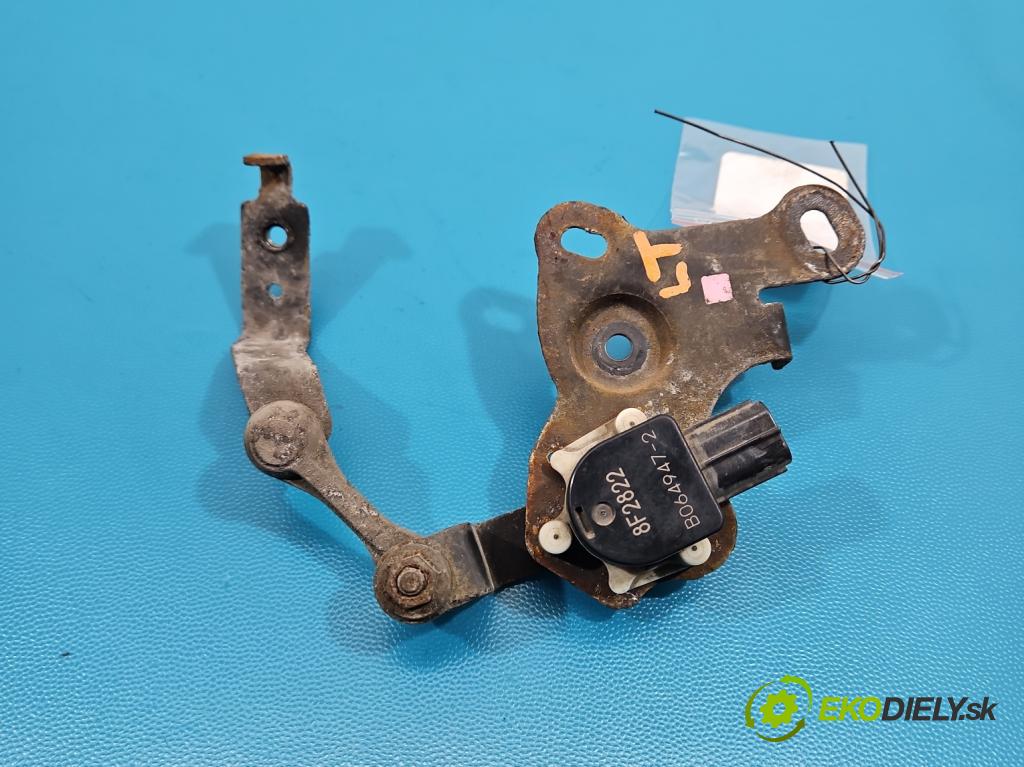 Toyota Auris II 2012-2018 1.8 hybrid 99 HP automatic 73 kW 1798 cm3 5- snímač nastavenia xenon 8F2822 (Snímač)