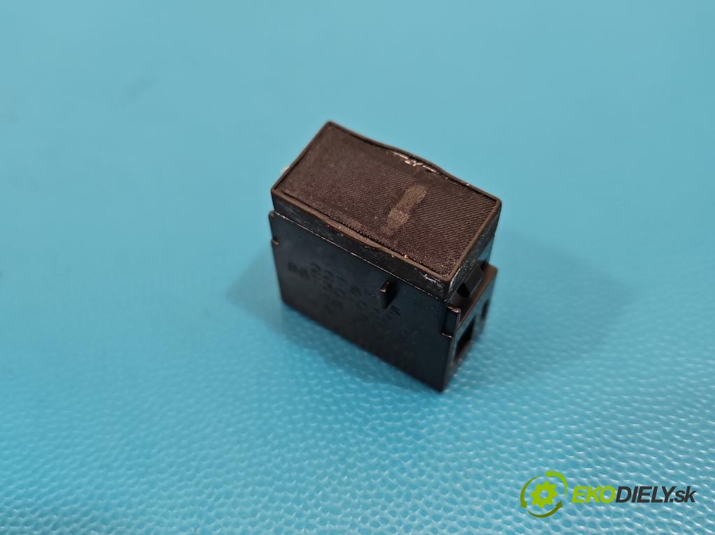 Toyota Auris II 2012-2018 1.8 hybrid 99 HP automatic 73 kW 1798 cm3 5- Mikrofon: 86730-02010