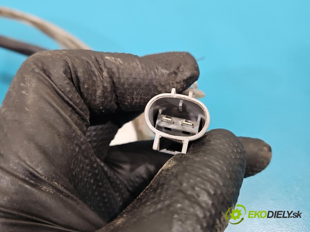 Toyota Auris II 2012-2018 1.8 hybrid 99 HP automatic 73 kW 1798 cm3 5- Ventilátor klimatizácie 168000-1010