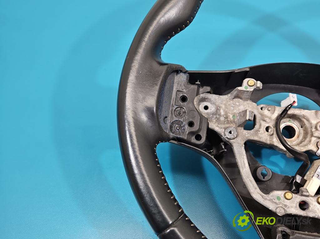 Toyota Auris II 2012-2018 1.8 hybrid 99 HP automatic 73 kW 1798 cm3 5- volant  (Volant)