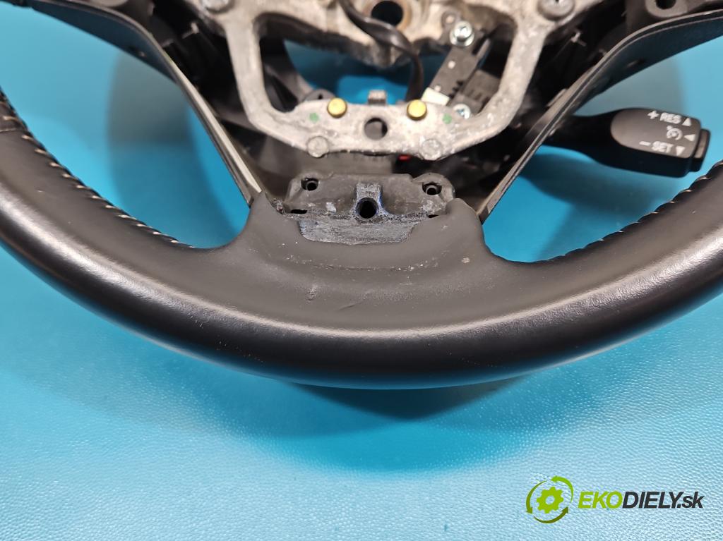 Toyota Auris II 2012-2018 1.8 hybrid 99 HP automatic 73 kW 1798 cm3 5- volant  (Volant)