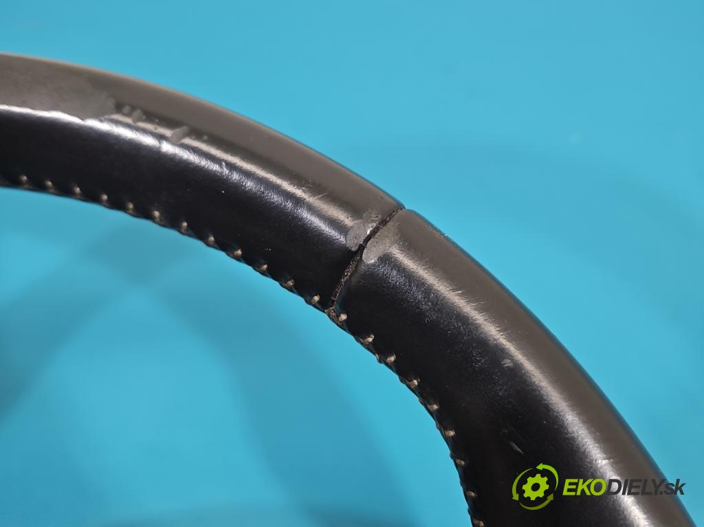 Toyota Auris II 2012-2018 1.8 hybrid 99 HP automatic 73 kW 1798 cm3 5- volant  (Volant)