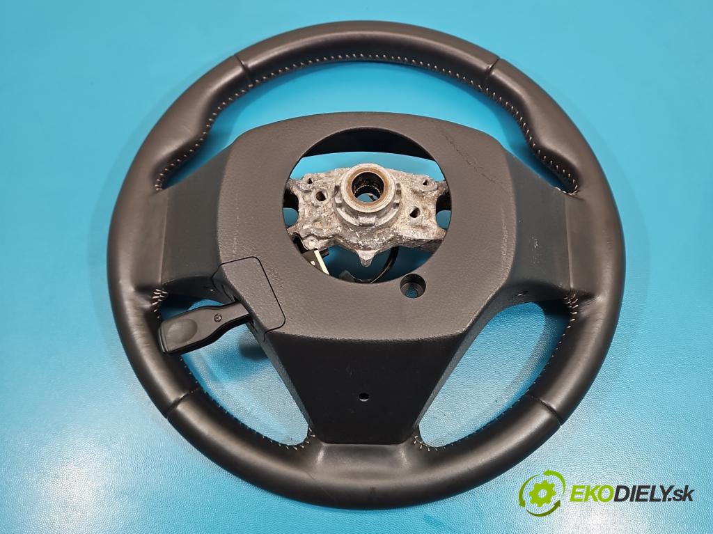 Toyota Auris II 2012-2018 1.8 hybrid 99 HP automatic 73 kW 1798 cm3 5- volant  (Volant)