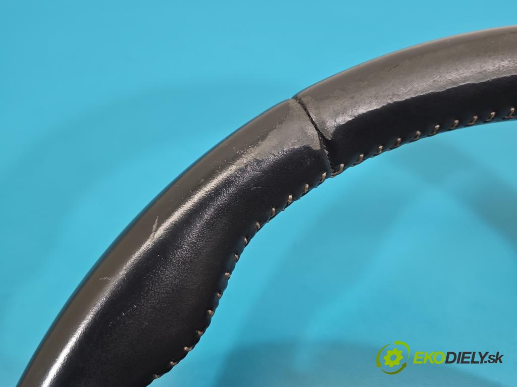 Toyota Auris II 2012-2018 1.8 hybrid 99 HP automatic 73 kW 1798 cm3 5- volant  (Volant)