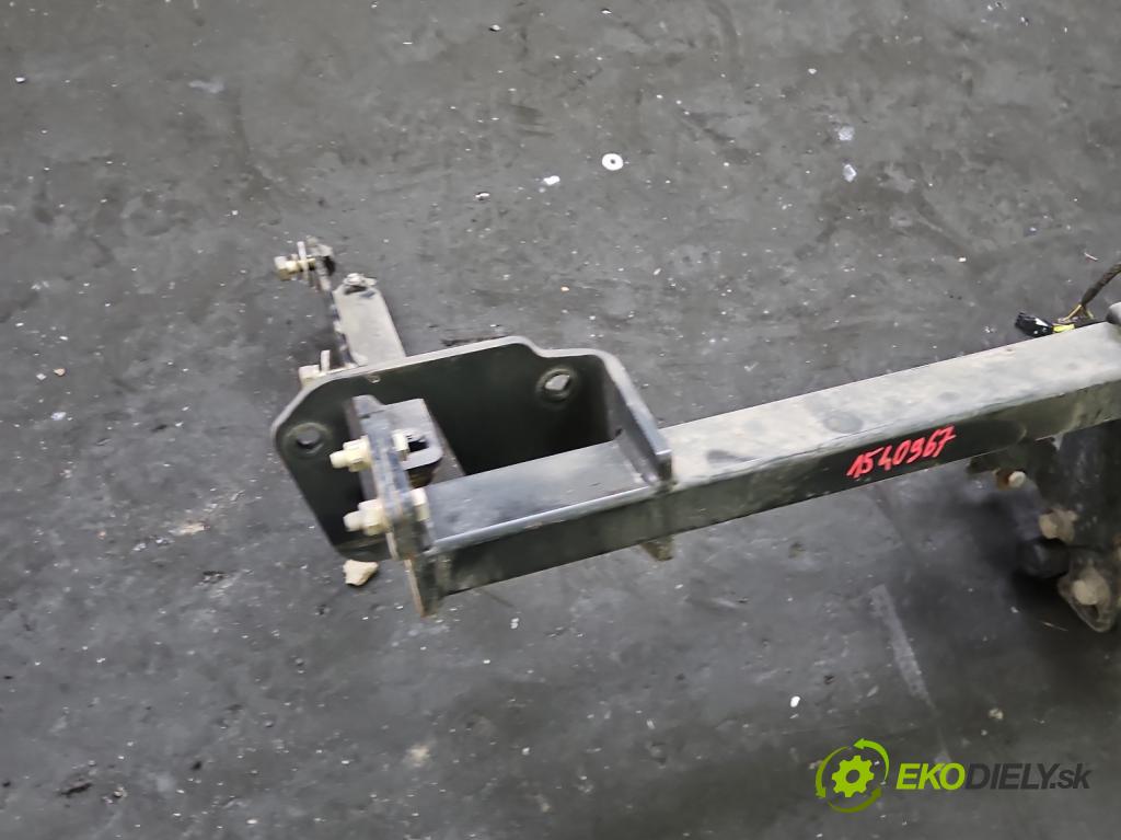 Opel Astra V  2015-2022 1.4 T 125 hp manual 92 kW 1399 cm3 5- oko tažné  (Tažné zařízení)