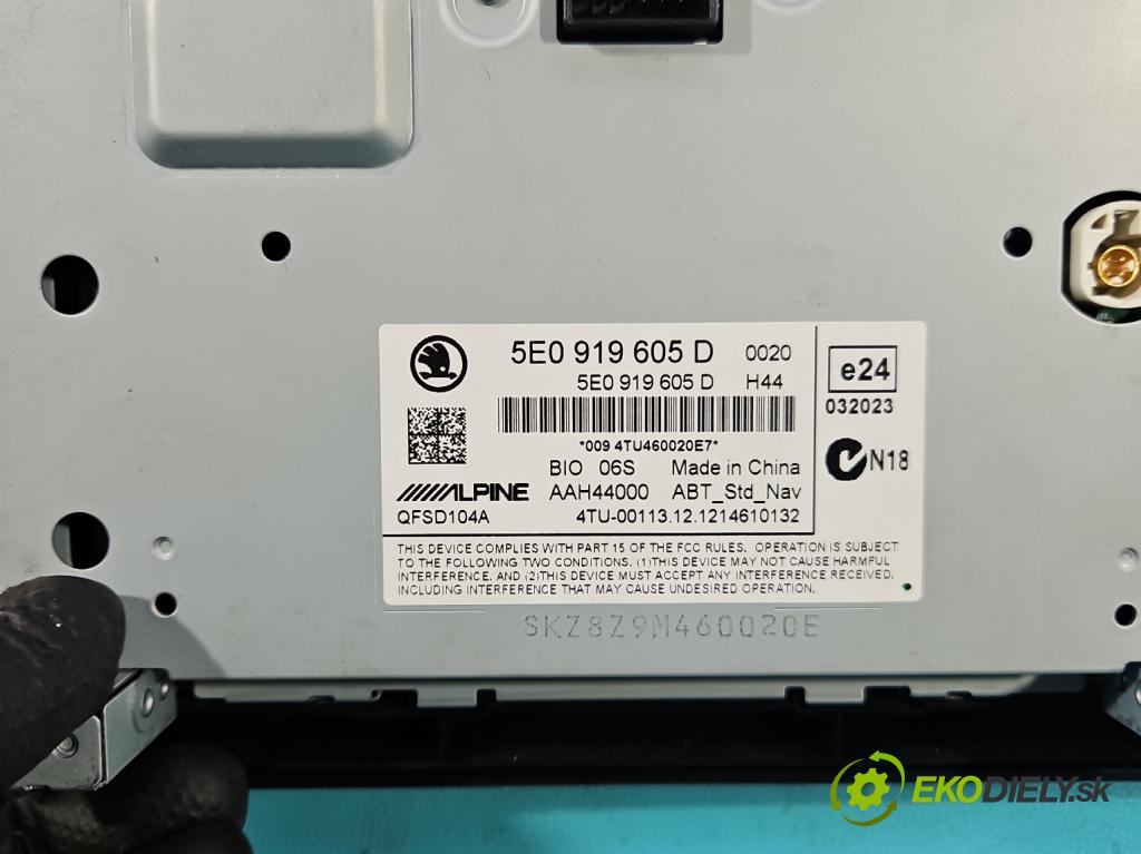 Skoda Octavia III 2013- 2.0 tdi 150 HP manual 110 kW 1968 cm3 5- Radio originál 5E0919605D