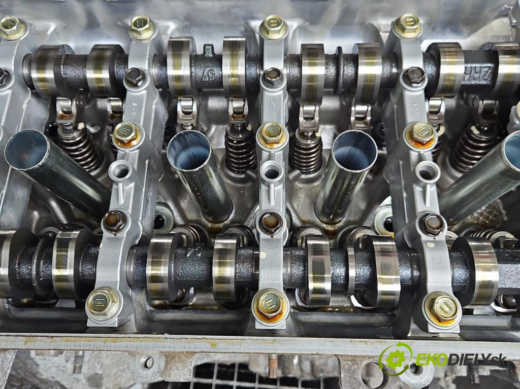 Toyota Auris II 2012-2018 1.8 hybrid 99 hp automatic 73 kW 1798 cm3 5- motor benzín 2ZR