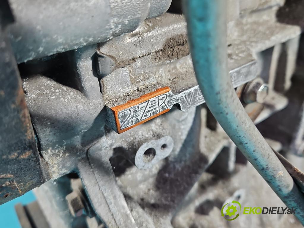 Toyota Auris II 2012-2018 1.8 hybrid 99 hp automatic 73 kW 1798 cm3 5- motor benzín 2ZR