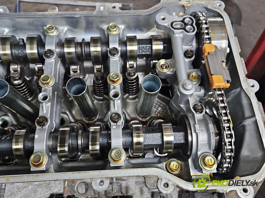 Toyota Auris II 2012-2018 1.8 hybrid 99 hp automatic 73 kW 1798 cm3 5- motor benzín 2ZR