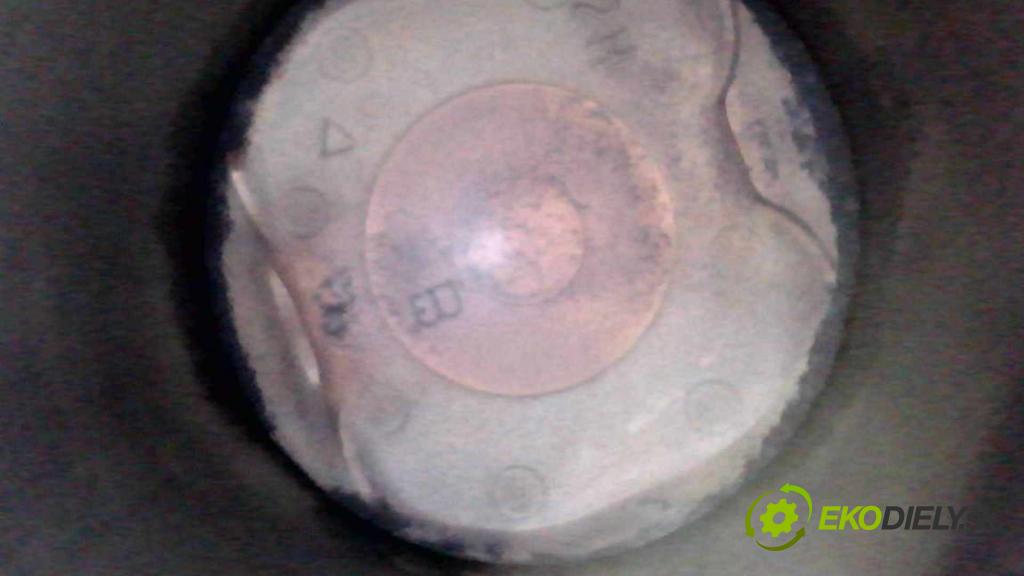 Toyota Auris II 2012-2018 1.8 hybrid 99 hp automatic 73 kW 1798 cm3 5- motor benzín 2ZR