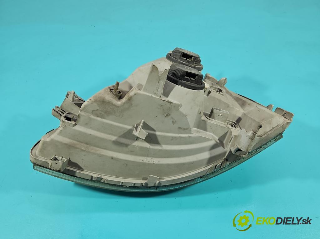 Opel Movano II 2003-2010 2.5 cdti 114 HP manual 84 kW 2463 cm3 5- Reflektor: pravý 8200163518 (Svetlo predné pravé)