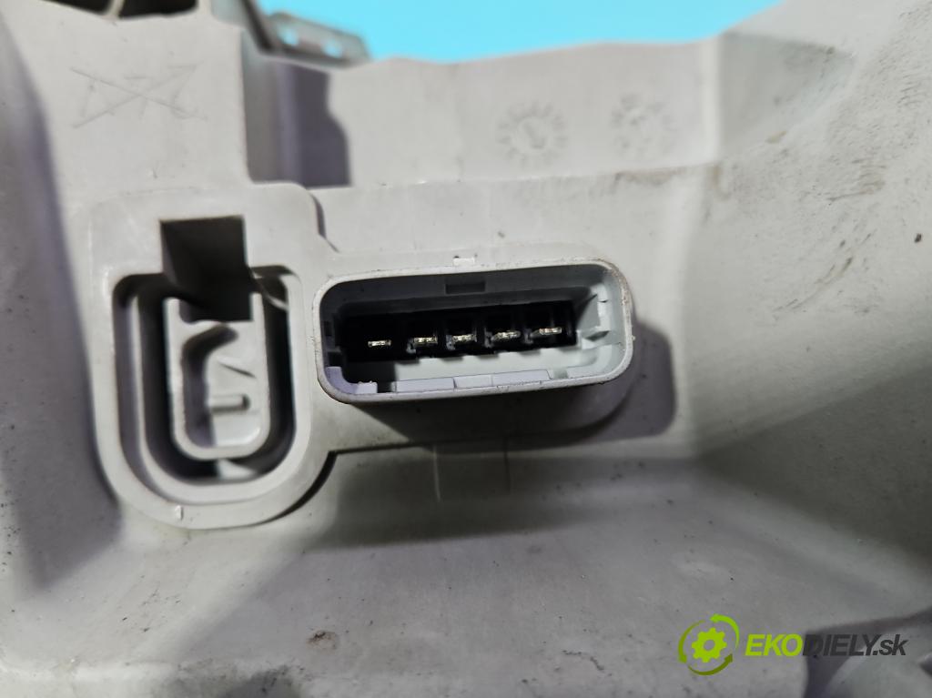 Opel Movano II 2003-2010 2.5 cdti 114 HP manual 84 kW 2463 cm3 5- Reflektor: pravý 8200163518 (Svetlo predné pravé)