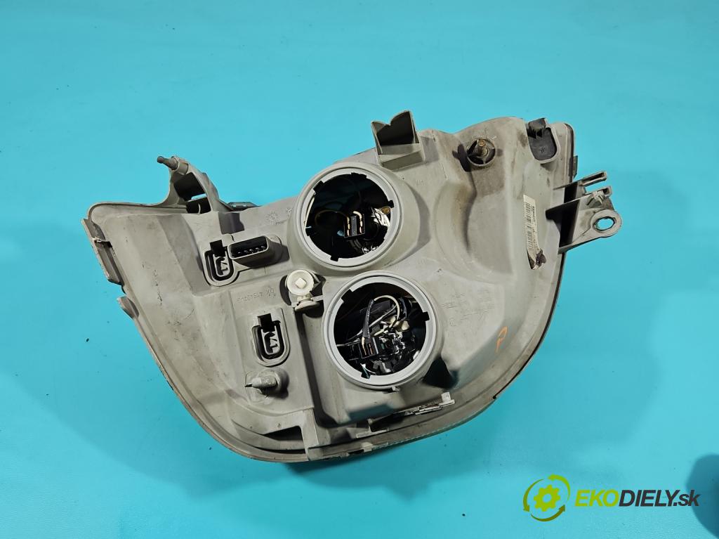 Opel Movano II 2003-2010 2.5 cdti 114 HP manual 84 kW 2463 cm3 5- Reflektor: pravý 8200163518 (Svetlo predné pravé)